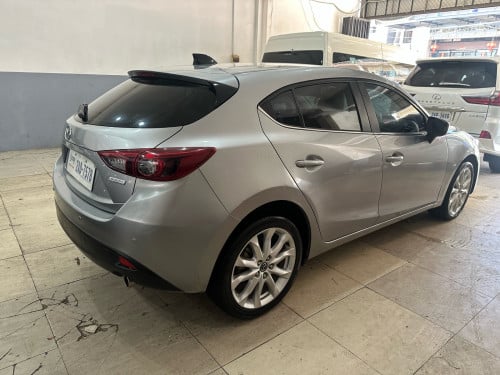 Mazda 3(015) full options ឡានជុះបង្រៀនរាល់ងៃ