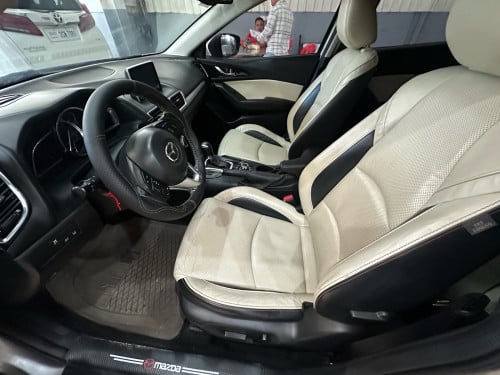 Mazda 3(015) full options ឡានជុះបង្រៀនរាល់ងៃ
