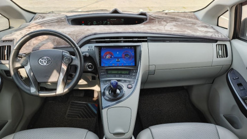 Prius 2010 upgraded full option 2012​ (ម្ចាស់ដើម ជិះផ្ទាល់)