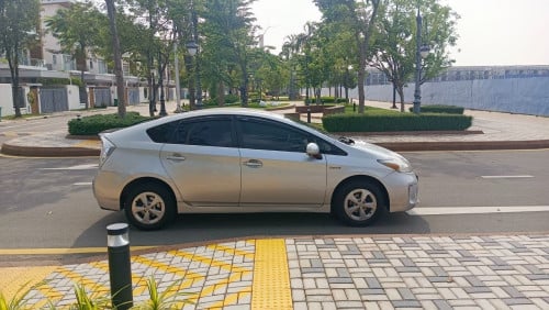 Prius 2010 upgraded full option 2012​ (ម្ចាស់ដើម ជិះផ្ទាល់)