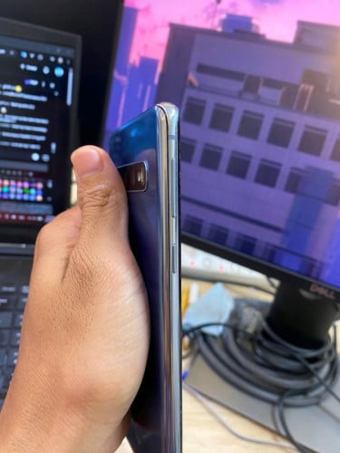 Samsung Galaxy S10, Ram8GB HD512GB Phone Condition 97% ម៉ាសុនសានុំ