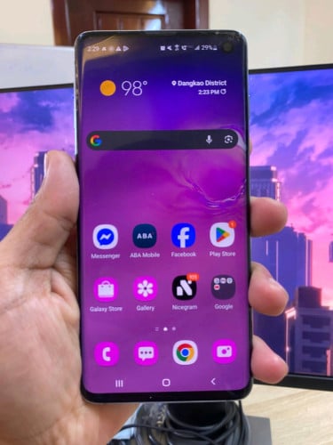 Samsung Galaxy S10, Ram8GB HD512GB Phone Condition 97% ម៉ាសុនសានុំ