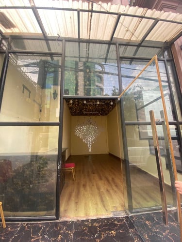 Space for Rent in 7 Makara, Good for Cafe Shop