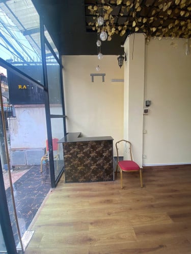 Space for Rent in 7 Makara, Good for Cafe Shop