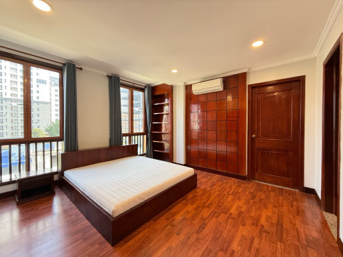 Spacious 2 Bedrooms at BKK1