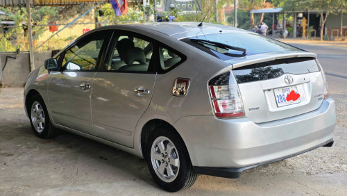 Toyota Prius 2004 Full option ឡានស្អាតខ្ចី ម៉ាសុីនប្រអប់លេខ អាគុយ ABS នៅអែម