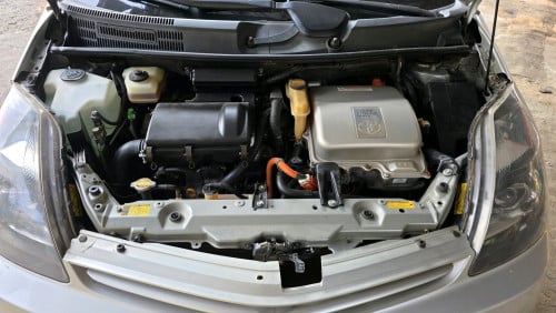 Toyota Prius 2004 Full option ឡានស្អាតខ្ចី ម៉ាសុីនប្រអប់លេខ អាគុយ ABS នៅអែម