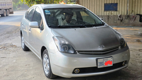 Toyota Prius 2004 Full option ឡានស្អាតខ្ចី ម៉ាសុីនប្រអប់លេខ អាគុយ ABS នៅអែម