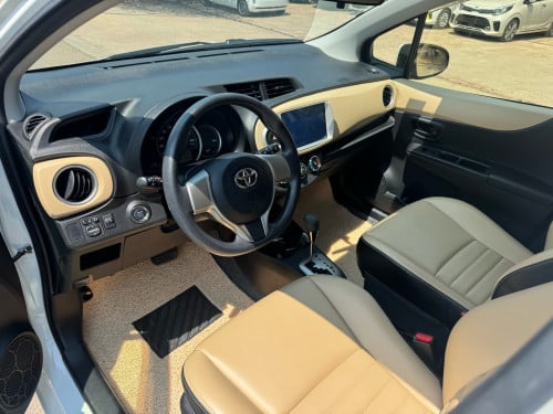 Toyota Vitz 2012 Smart key🗝