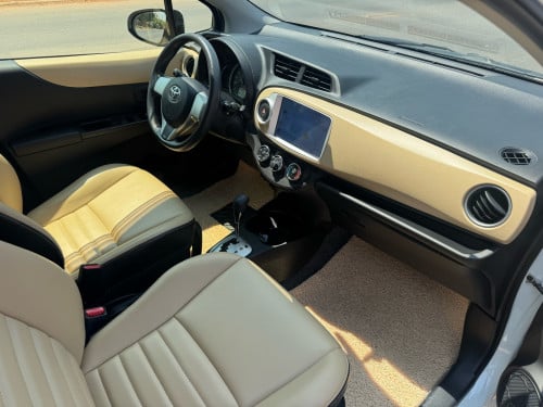 Toyota Vitz 2012 Smart key🗝