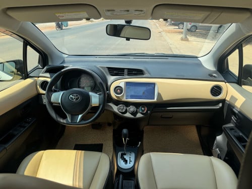 Toyota Vitz 2012 Smart key🗝