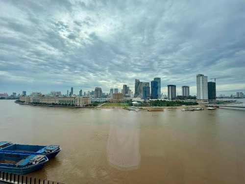Vue Aston for rent