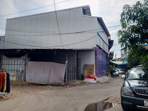 ឃ្លាំងសម្រាប់ដាក់ឥវ៉ាន់