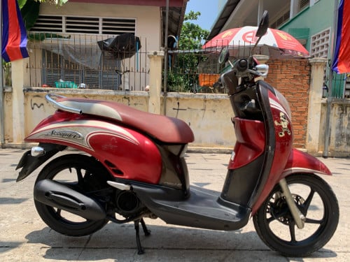 ម៉ូតូលក់​