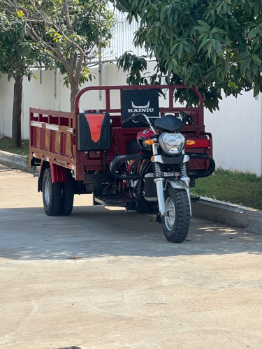 កង់បីលក់នៅស្អាត់