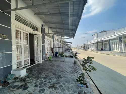 ផ្ទះល្វែងជួល​ មានសំភារះពេញ​ ចូលរស់នៅស្រួល​ ផ្លូវជាតិ3  ជិតផ្សារព្រៃទទ​ង