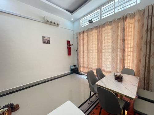 ផ្ទះល្វែងជួល​ មានសំភារះពេញ​ ចូលរស់នៅស្រួល​ ផ្លូវជាតិ3  ជិតផ្សារព្រៃទទ​ង