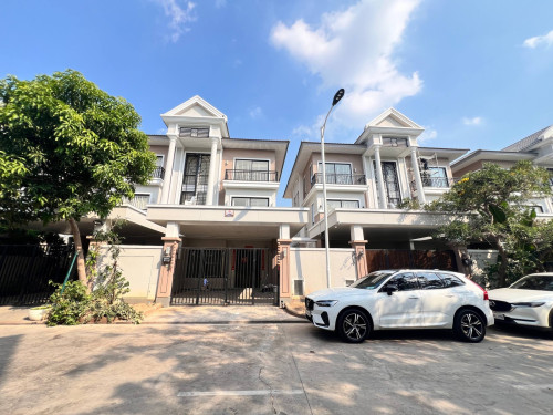 វីឡាធ្វីន(A)សម្រាប់លក់🏡• ទីតាំងបុរី ប៉េងហួត បឹងស្នោរ គម្រោង11 រ៉ូសវីល