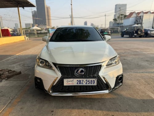雷克萨斯-CT200H Full Option