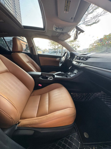 雷克萨斯-CT200H Full Option