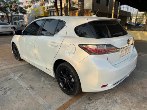 雷克萨斯-CT200H Full Option