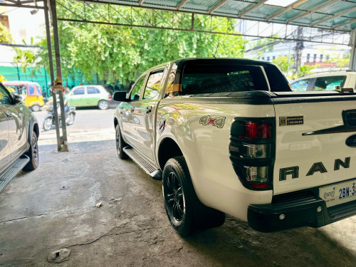 ឡានលក់ Ford Ranger XLT 022 ម៉ាសុីន 3.2