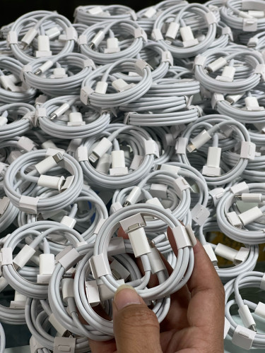 ស្សែសាកiPhone ហ្សុីនម៉ាសុីនធានា1ខែ