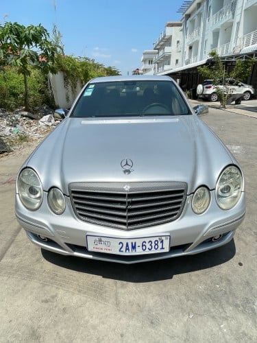 ឡានលក់ Mecedes E240ឆ្នាំ02ធានាឡាននៅថ្មីសន្នំទឹកថ្នាំនៅស្រុិន85%%លក់7200$ចរចា☎️012630409