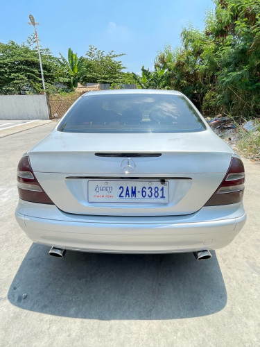 ឡានលក់ Mecedes E240ឆ្នាំ02ធានាឡាននៅថ្មីសន្នំទឹកថ្នាំនៅស្រុិន85%%លក់7200$ចរចា☎️012630409