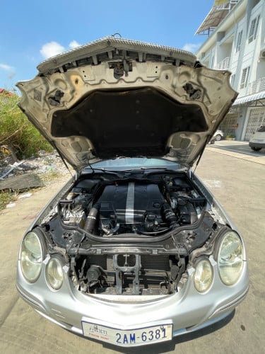 ឡានលក់ Mecedes E240ឆ្នាំ02ធានាឡាននៅថ្មីសន្នំទឹកថ្នាំនៅស្រុិន85%%លក់7200$ចរចា☎️012630409