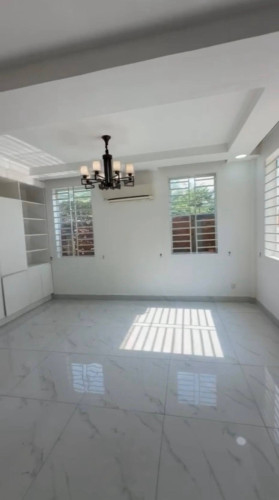 ផ្ទះនិងឃ្លាំងសម្រាប់ជួលអគ្គិសនីក្រាំងធ្នង់/Office & Warehouse, near Electrical Substation