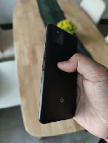 លក់ pixel 5. 128g 100$