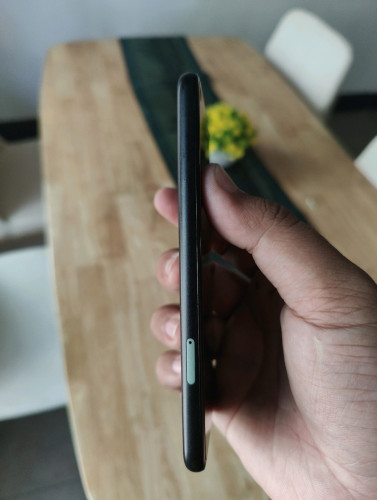 លក់ pixel 5. 128g 100$