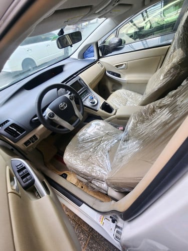 កំពូល ថ្មី prius 2010 option3 មូល100%