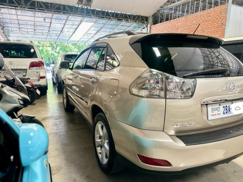 ឡានលក់ Rx330 04 base ប៉ុង2 ម្ចាស់ដើមប្រេីថែ
