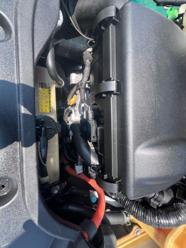 ស្តុកថ្មី ទើបចូល TOYOTA Prius full option 07 ក្នុងលឿង ឡានស្អាត !