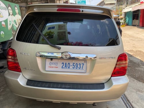 2002 ពណ៍មាស V6 ប៉ុង2 ឡានស្អាត 13100$ចចាបាន