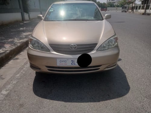 Camry le