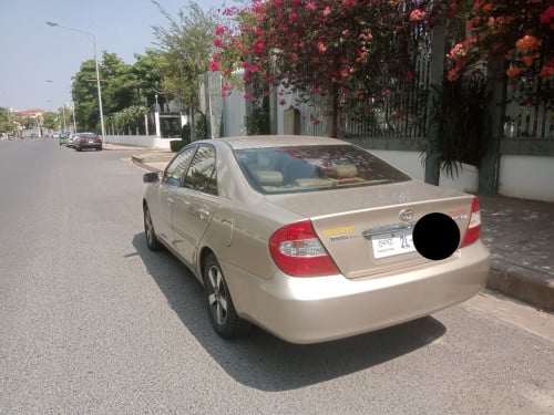 Camry le
