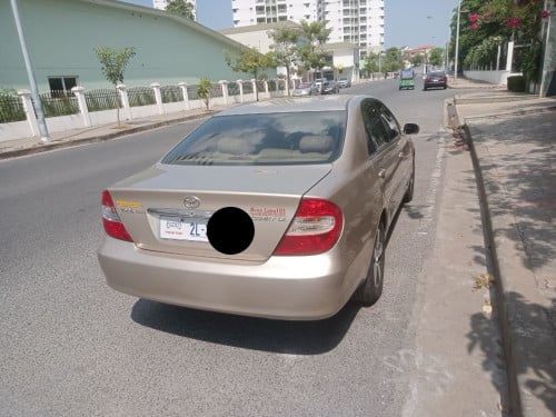 Camry le