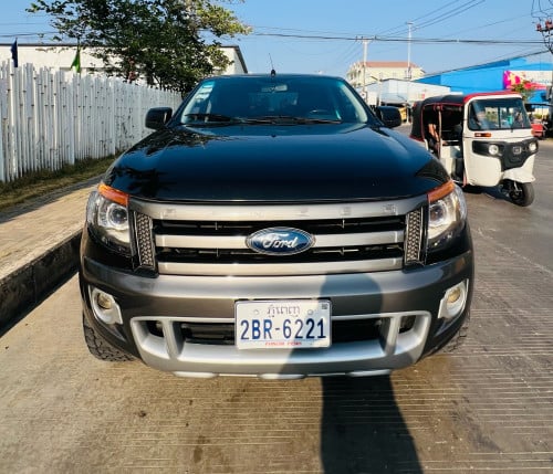 Ford 012 អូតូកាពីតាស ឆ្វេងសុីន។ រំលោះសុទ្ធបាន