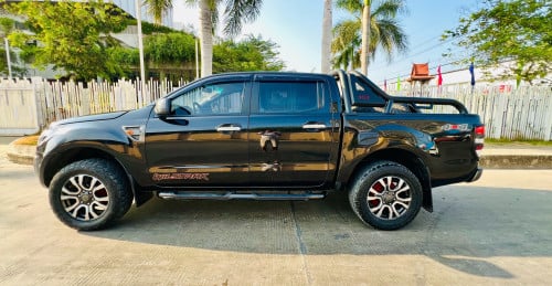 Ford 012 អូតូកាពីតាស ឆ្វេងសុីន។ រំលោះសុទ្ធបាន