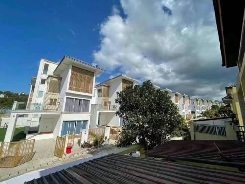 House for rent in Hilton park Villa