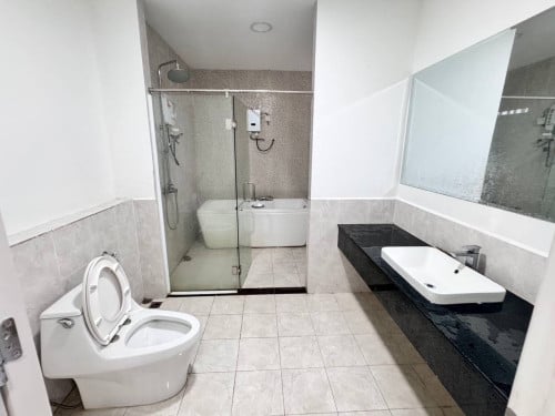House for rent in Hilton park Villa