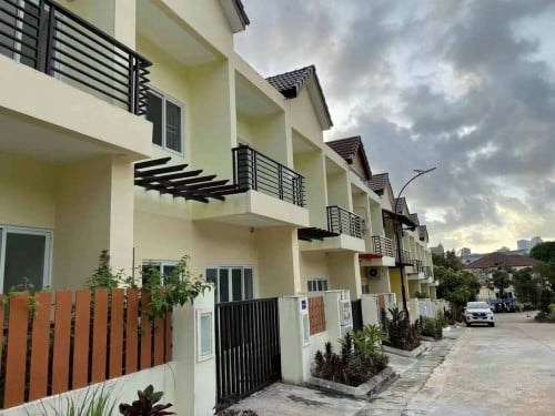 House for rent in Hilton park Villa