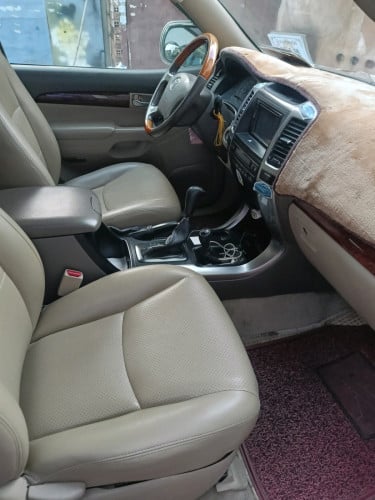 Land Cruiser Prado 04 (ម៉ាស៊ីន២.៤ សាំង)