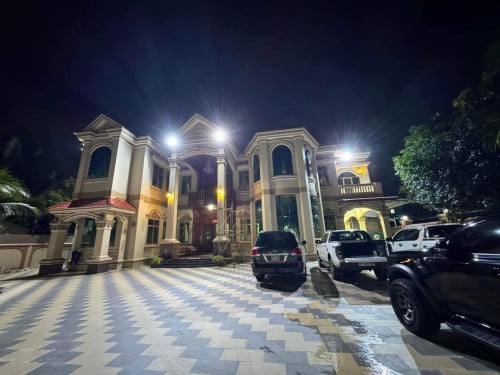 Large Villa for rent at 03