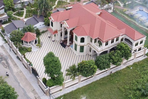 Large Villa for rent at 03