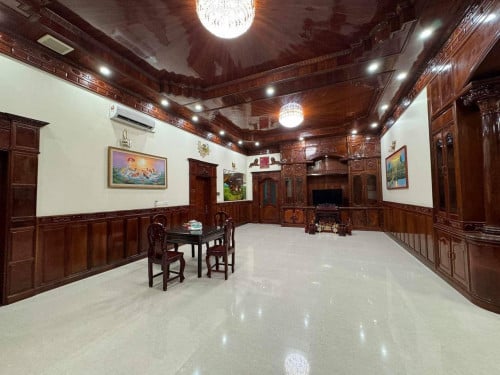 Large Villa for rent at 03
