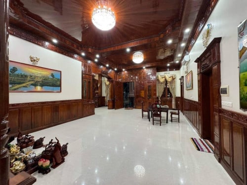 Large Villa for rent at 03